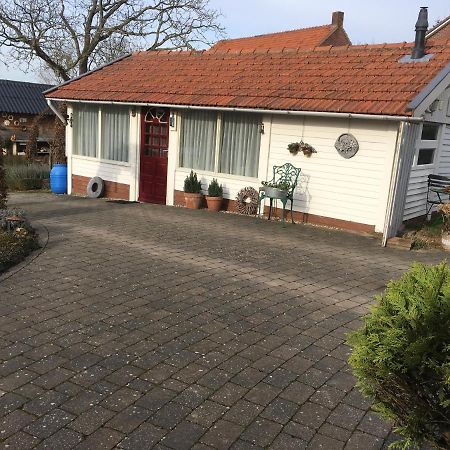 Chalet Or Apartment Nearby Roermond Outlet Stevensweert Exterior foto