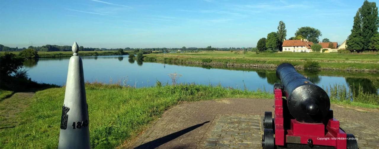 Chalet Or Apartment Nearby Roermond Outlet Stevensweert Exterior foto