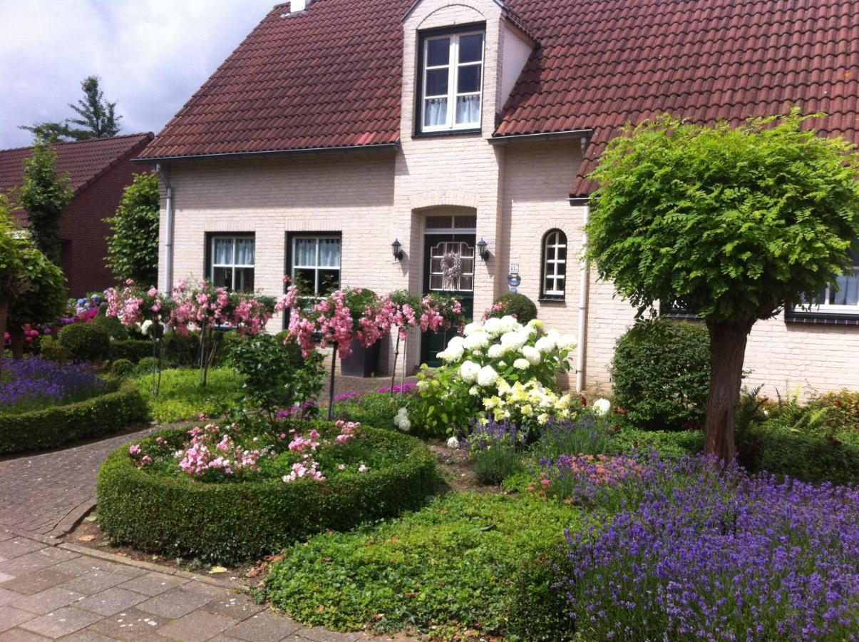 Chalet Or Apartment Nearby Roermond Outlet Stevensweert Exterior foto